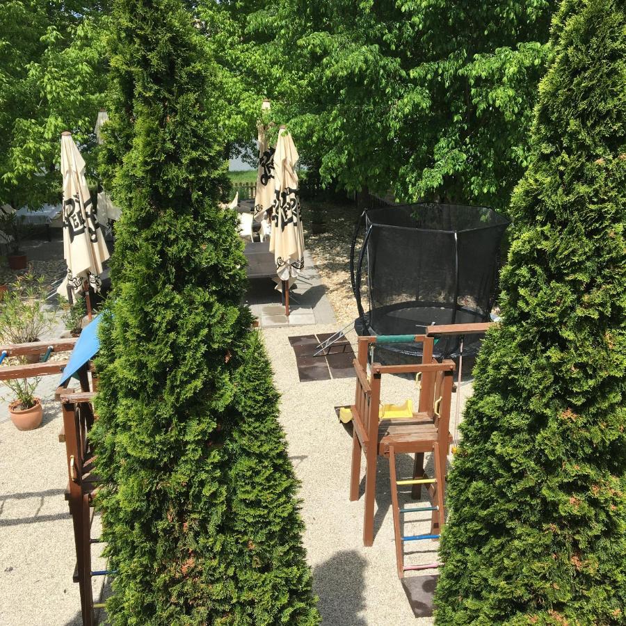 Sobri Halászcsárda és Panzió Baja Esterno foto