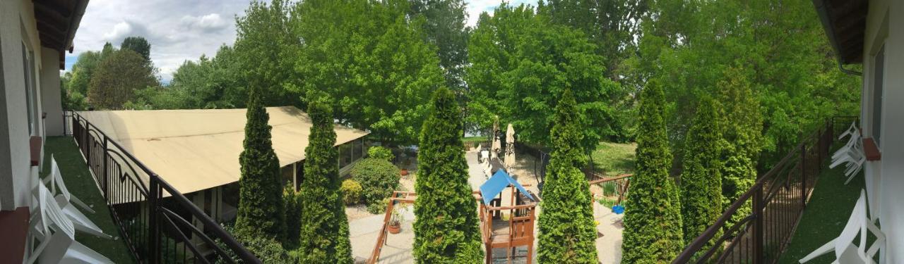 Sobri Halászcsárda és Panzió Baja Esterno foto