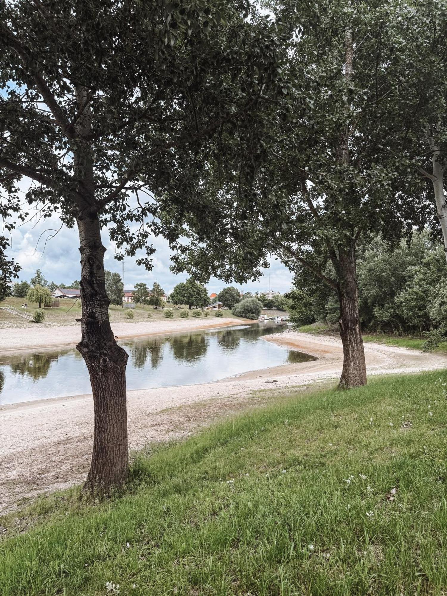 Sobri Halászcsárda és Panzió Baja Esterno foto