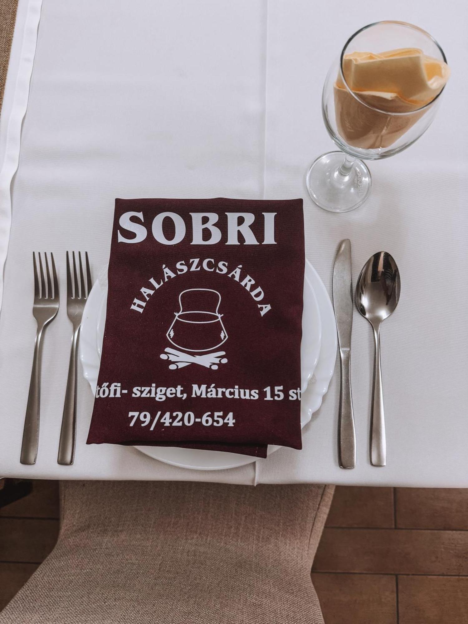 Sobri Halászcsárda és Panzió Baja Esterno foto