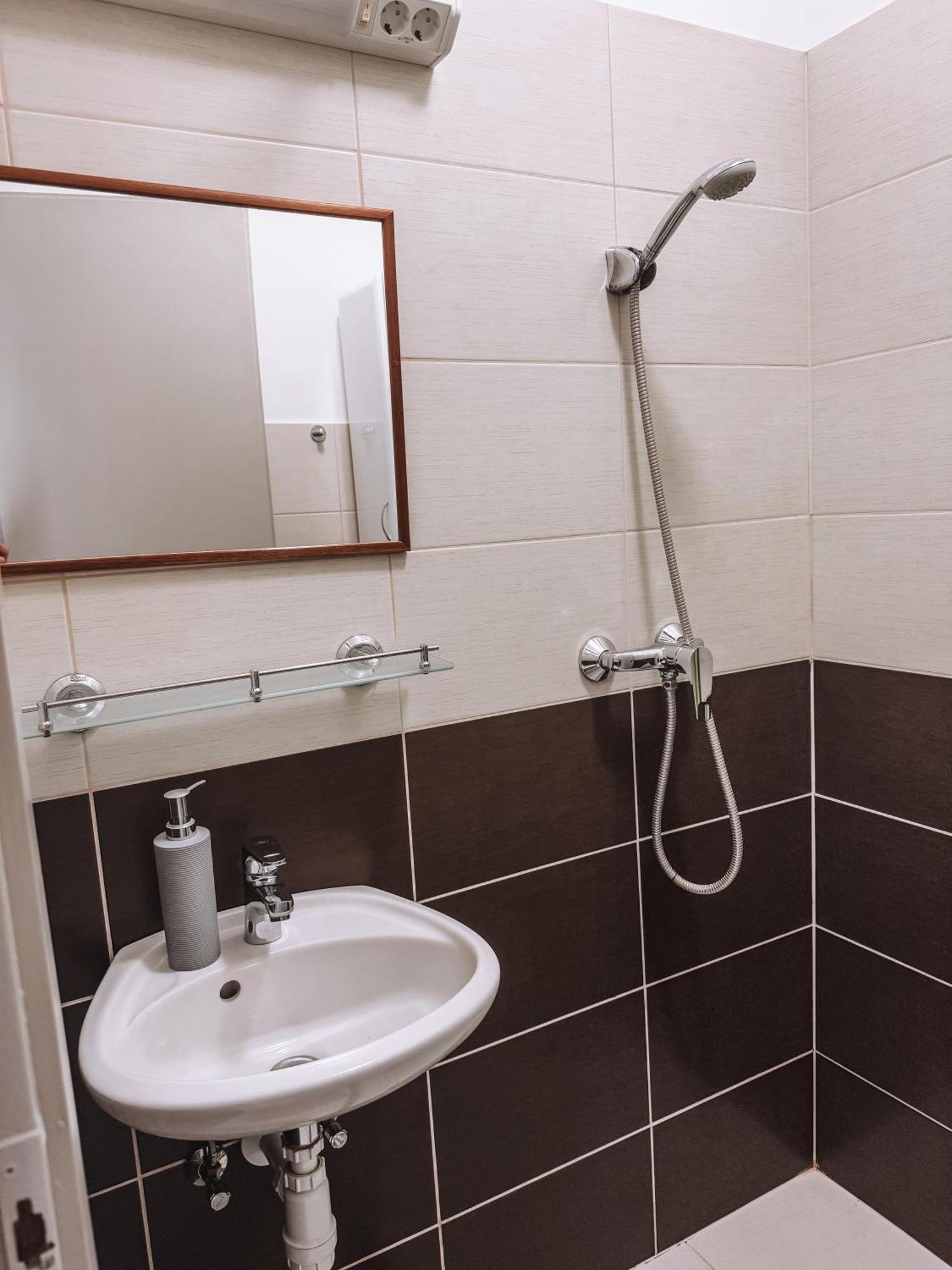 Sobri Halászcsárda és Panzió Baja Esterno foto
