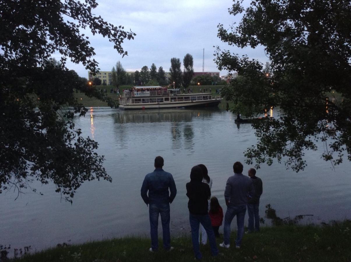 Sobri Halászcsárda és Panzió Baja Esterno foto